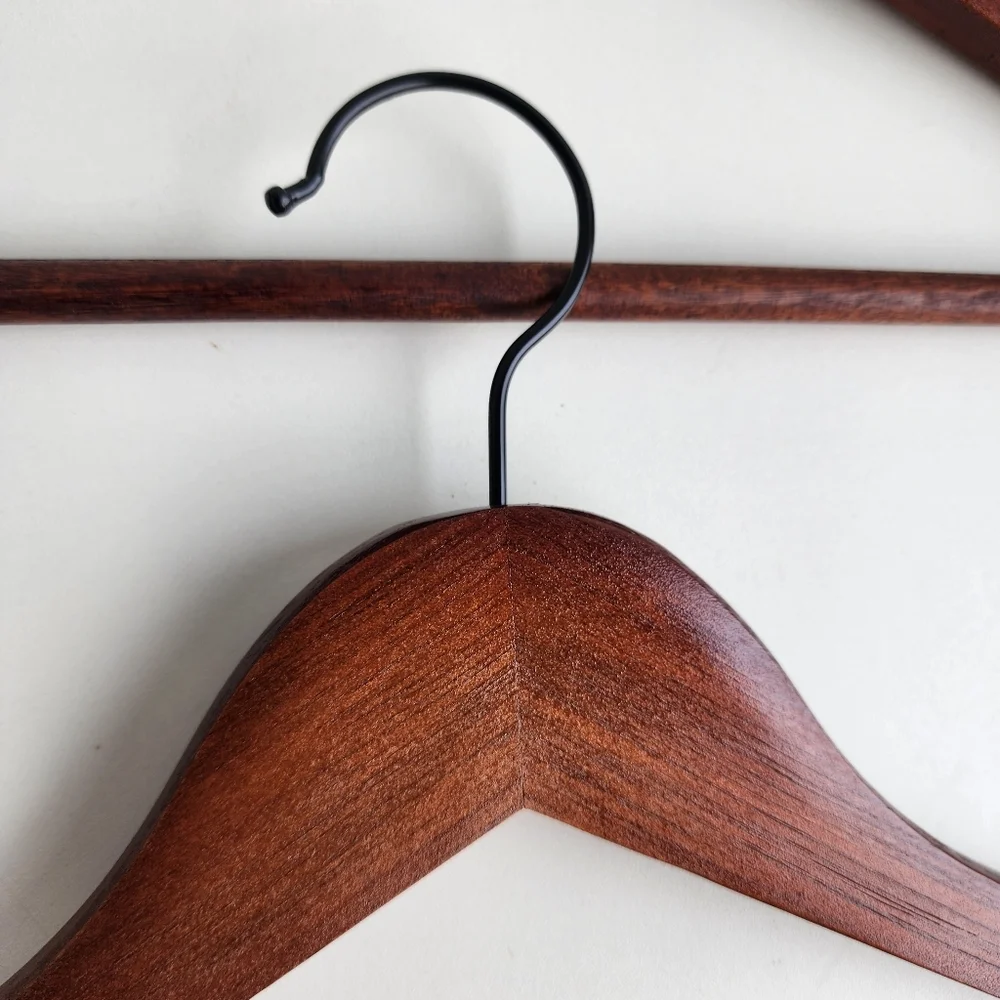 Pack Of 8 Natural WOOD HANGER 18